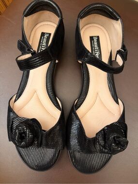 Like New BeautiFeel Sandals - Size 42